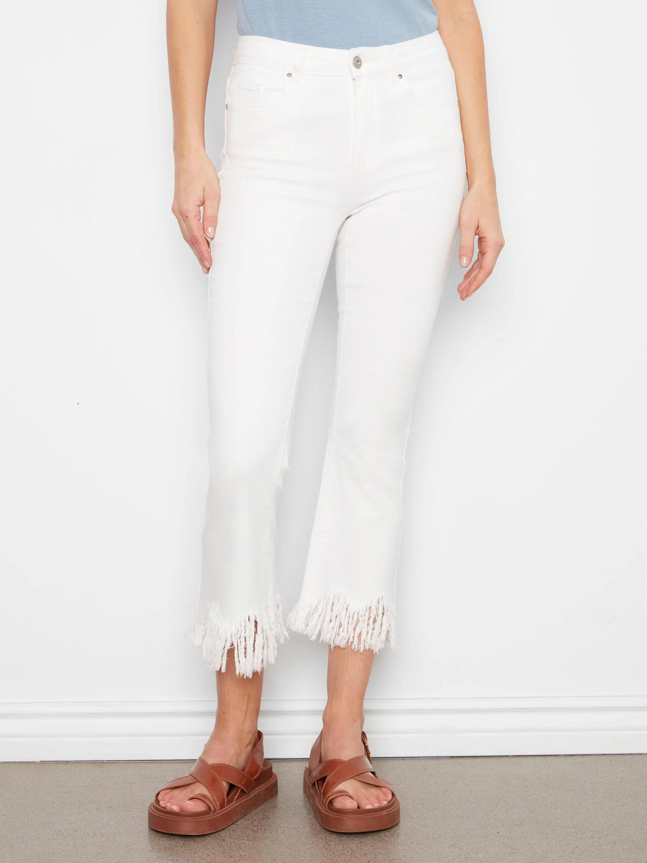Cropped Jeans With Fringed Hem - White