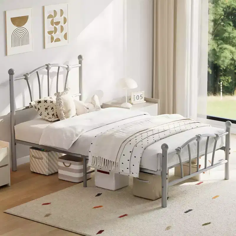 Chic Heart-Shaped Metal Platform Bed Frame - Sturdy Platform with Slat Support, Underbed Storage, No Box Spring Needed - Twin Size, White