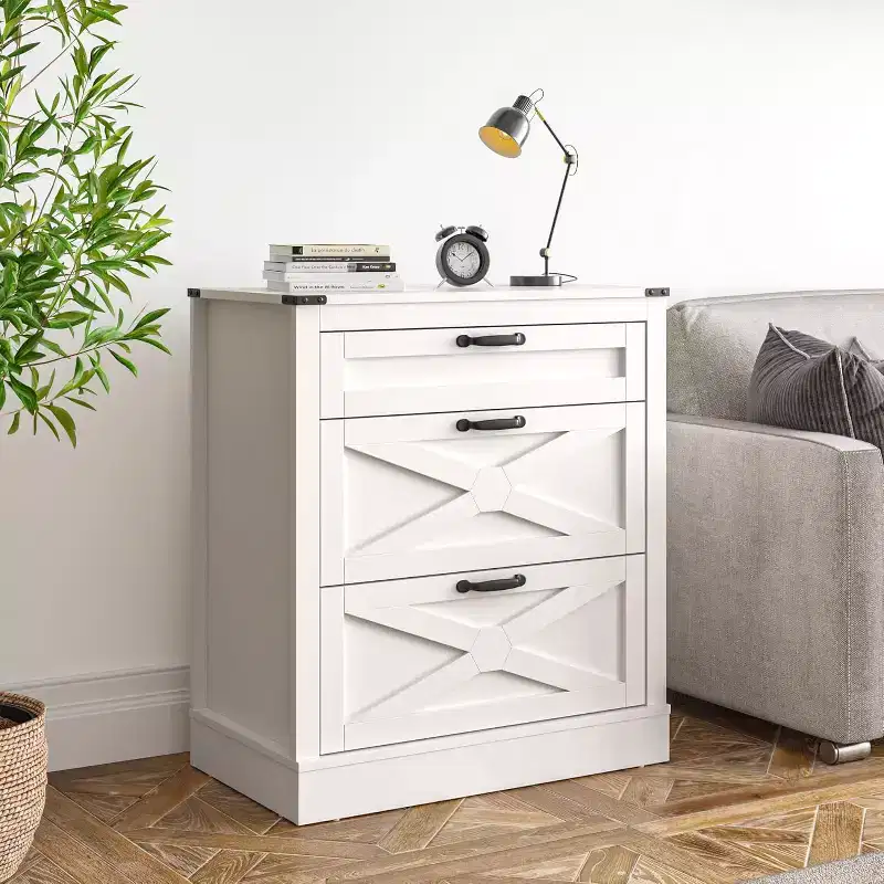 Heynemo Wide Nightstand for Bedroom, Wood X-Shaped Nightstand with 3 Drawer, Farmhouse End Table with Drawers, Beside Table for Home, White