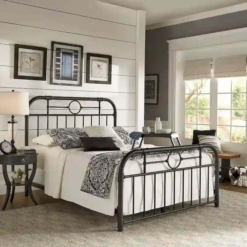 Black Metal Bed