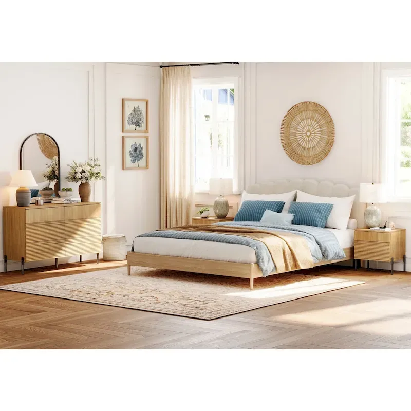 Oak 3-Piece Bedroom Set – Fluted Dresser (6 Drawers) & 2 Nightstands