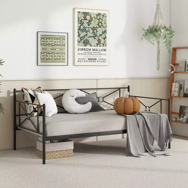 Costway Twin Metal Daybed Frame with Slats Classic Mattress Foundation Bed Sofa White\Black
