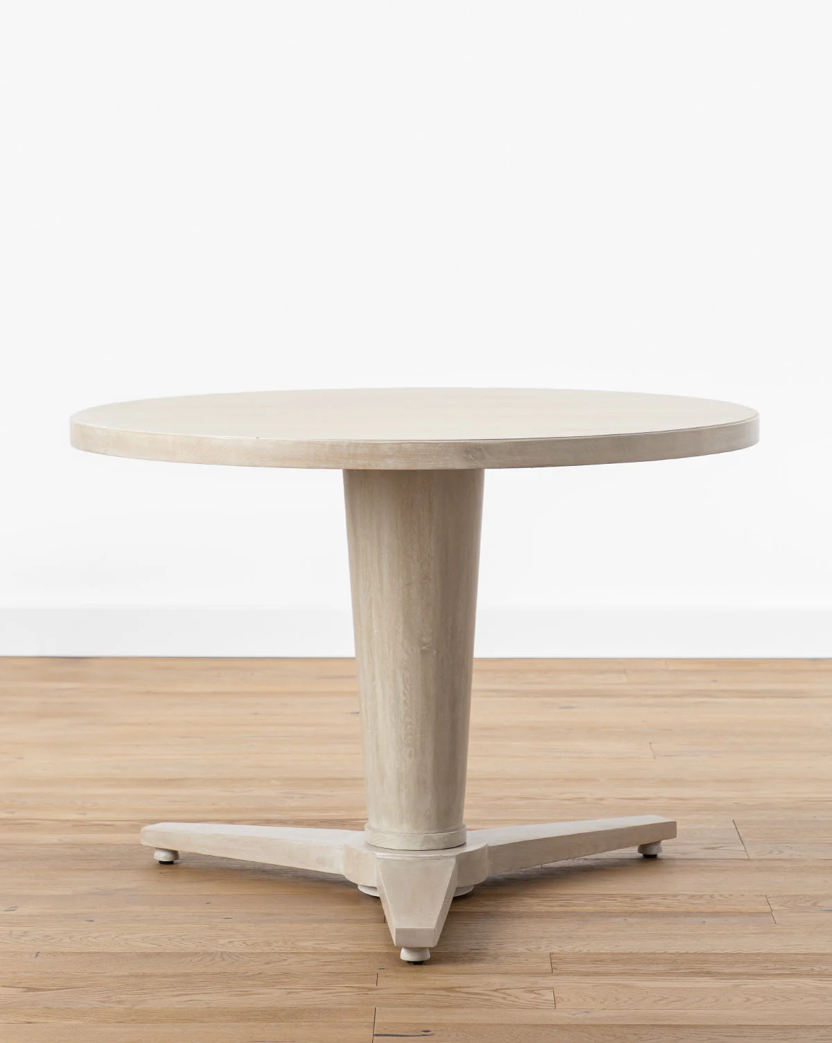 Farmhouse White Oak Dining Table with Rustic Woodgrain Details for Dining Room