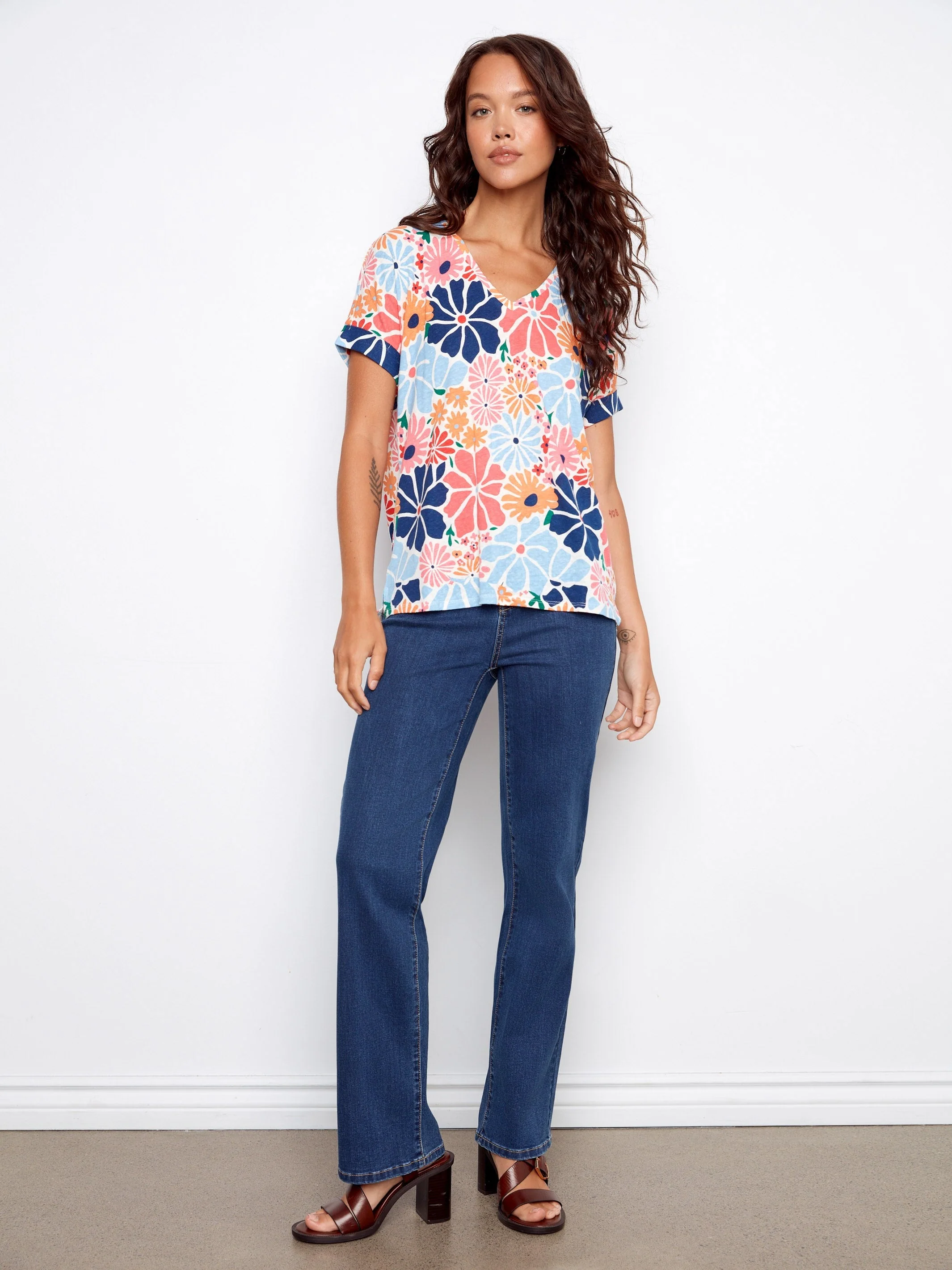 Printed Short Sleeve V-Neck T-Shirt - Retro Floral