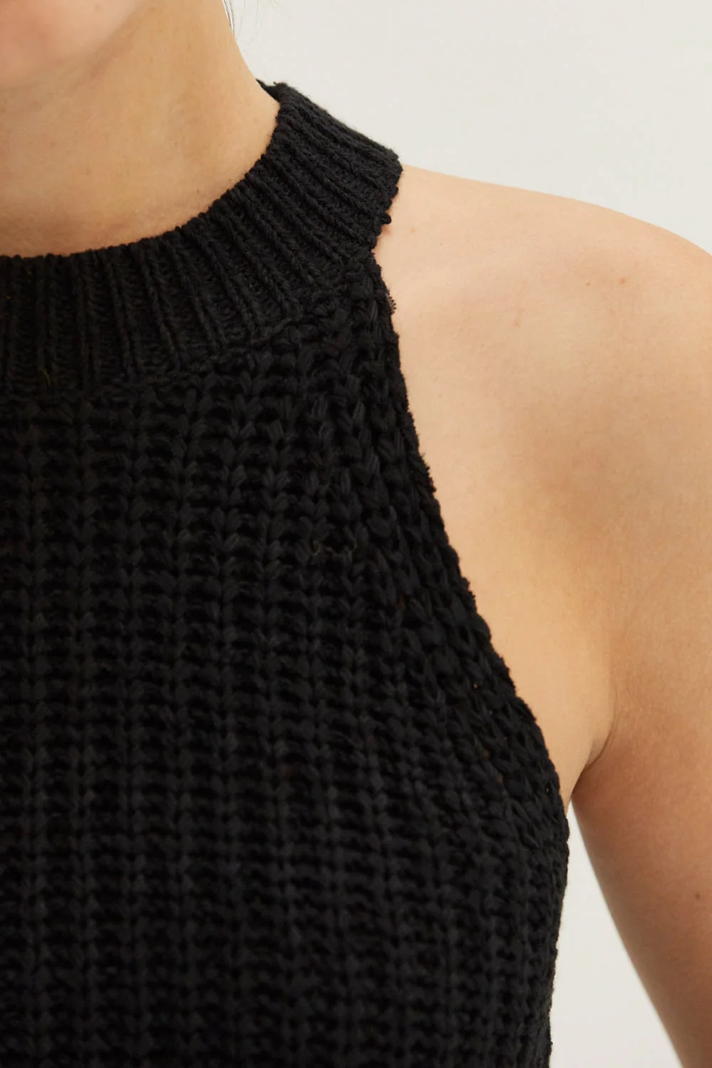 Halter Neckline Sleeveless Knit Top