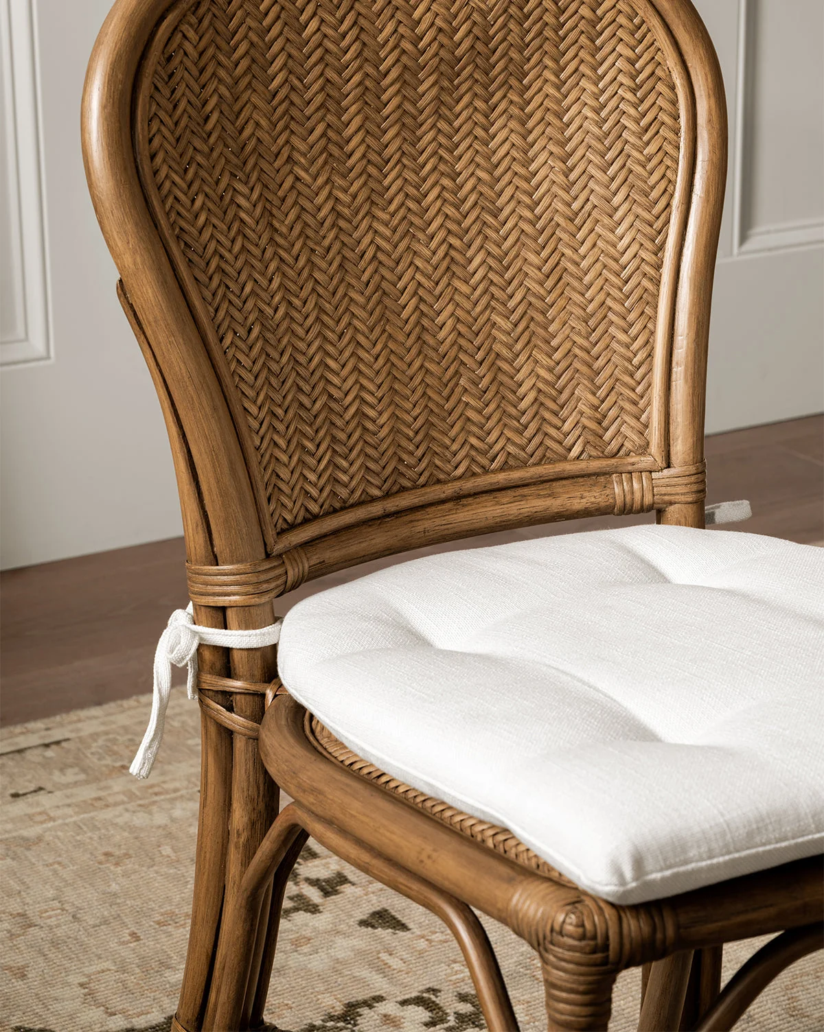 European Performance Linen Chair Cushion with Blind Tufting for Dining Room