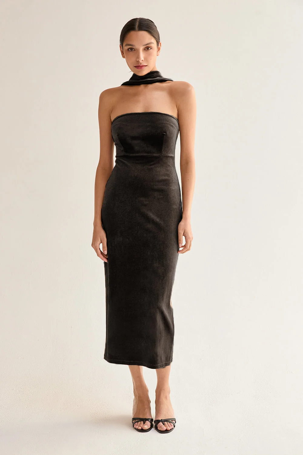 Halter Neck Velvet Tube Midi Dress