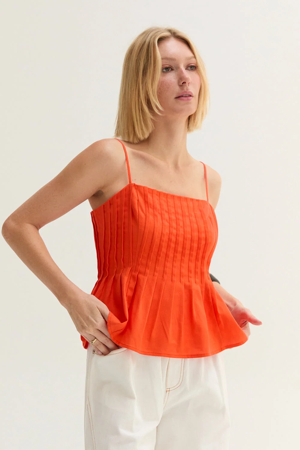 Pleated Sleeveless Linen Blend Top