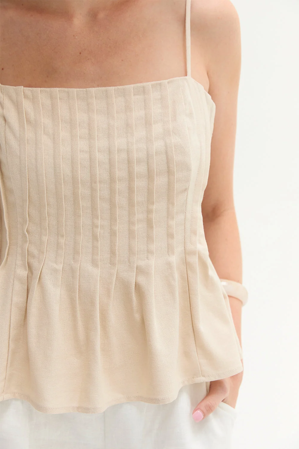 Pleated Sleeveless Linen Blend Top