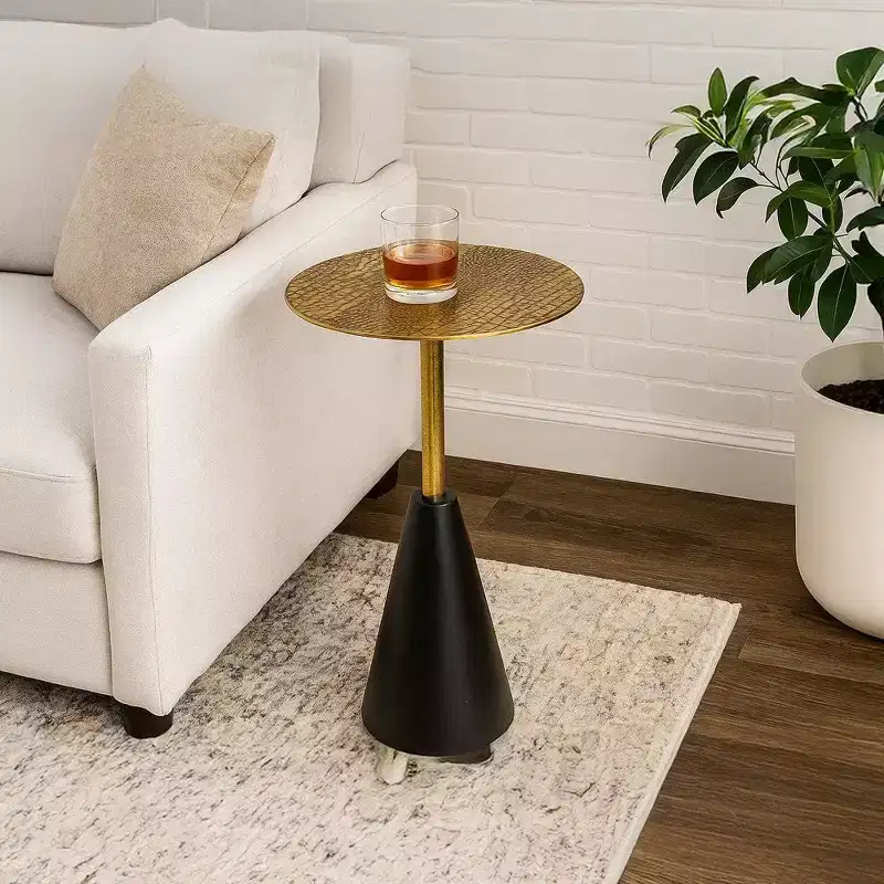 Royal Hampton 21.5 Side End Drink Table | Aluminum Cast Craftmanship I Crocodile Pattern
