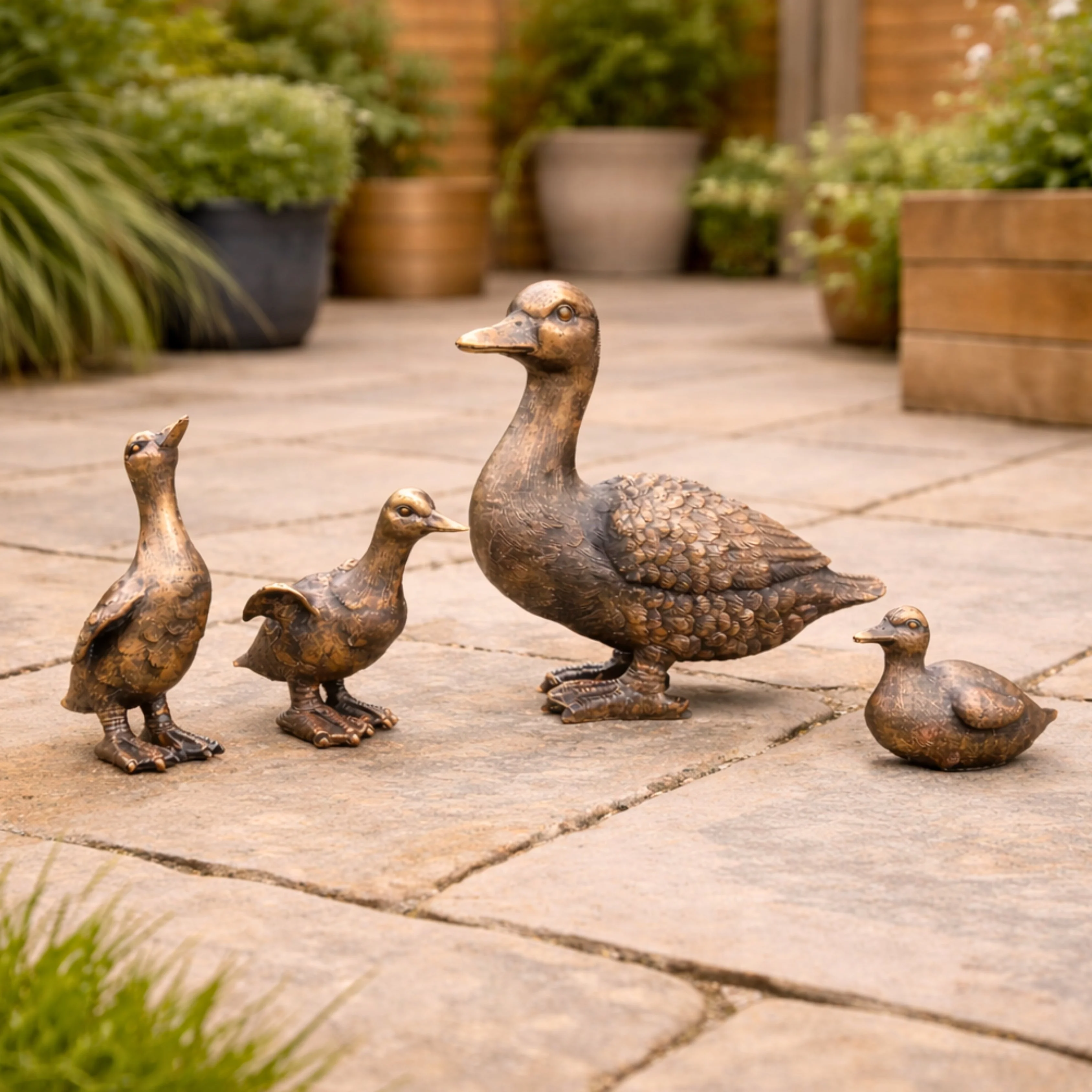 Set of 4 Resin Duck Family Ornaments – Decorative Garden Duck Figurines