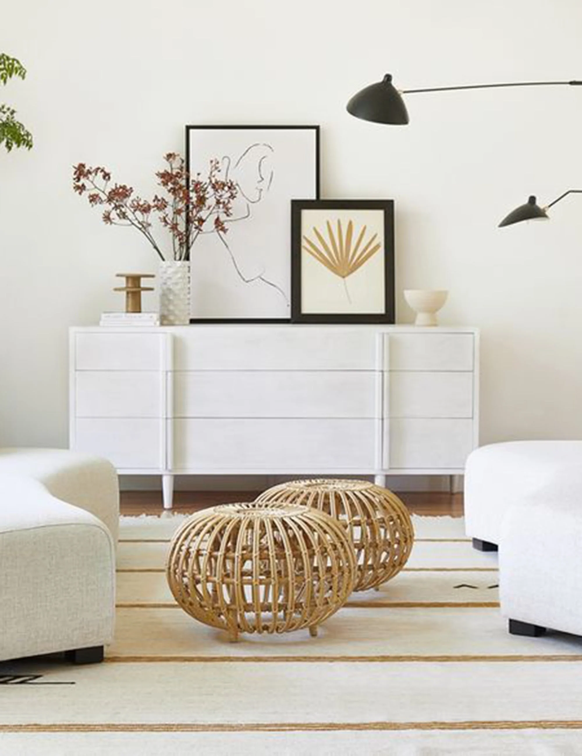 Dresser Going for an airy, effortless look in your bedroom? You can consider your search officially complete thanks to our nine-drawer Dresser.