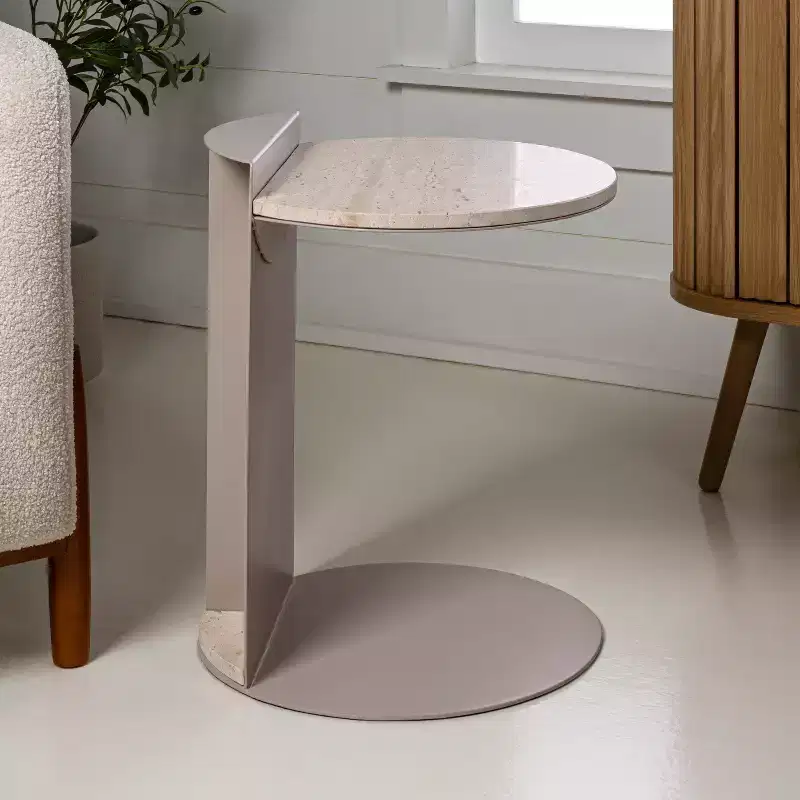 JONATHAN Y Evelyn 20 Contemporary Natural Marble/Metal Handmade C-Shaped End Table