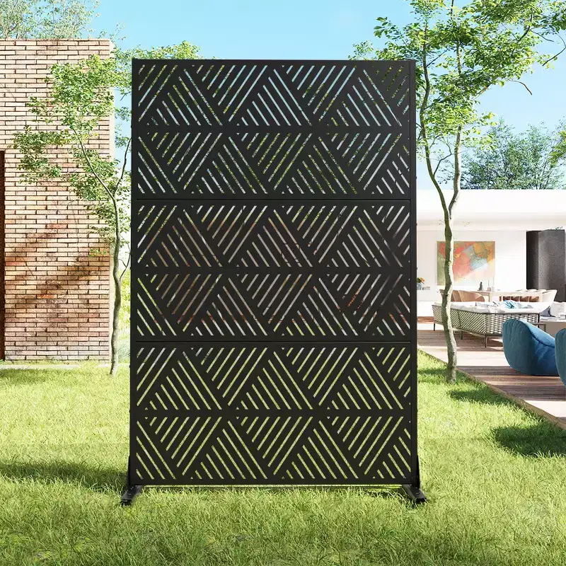 Triangular Galvanized Steel Privacy Screen Divider for Indoor and Outdoor Use