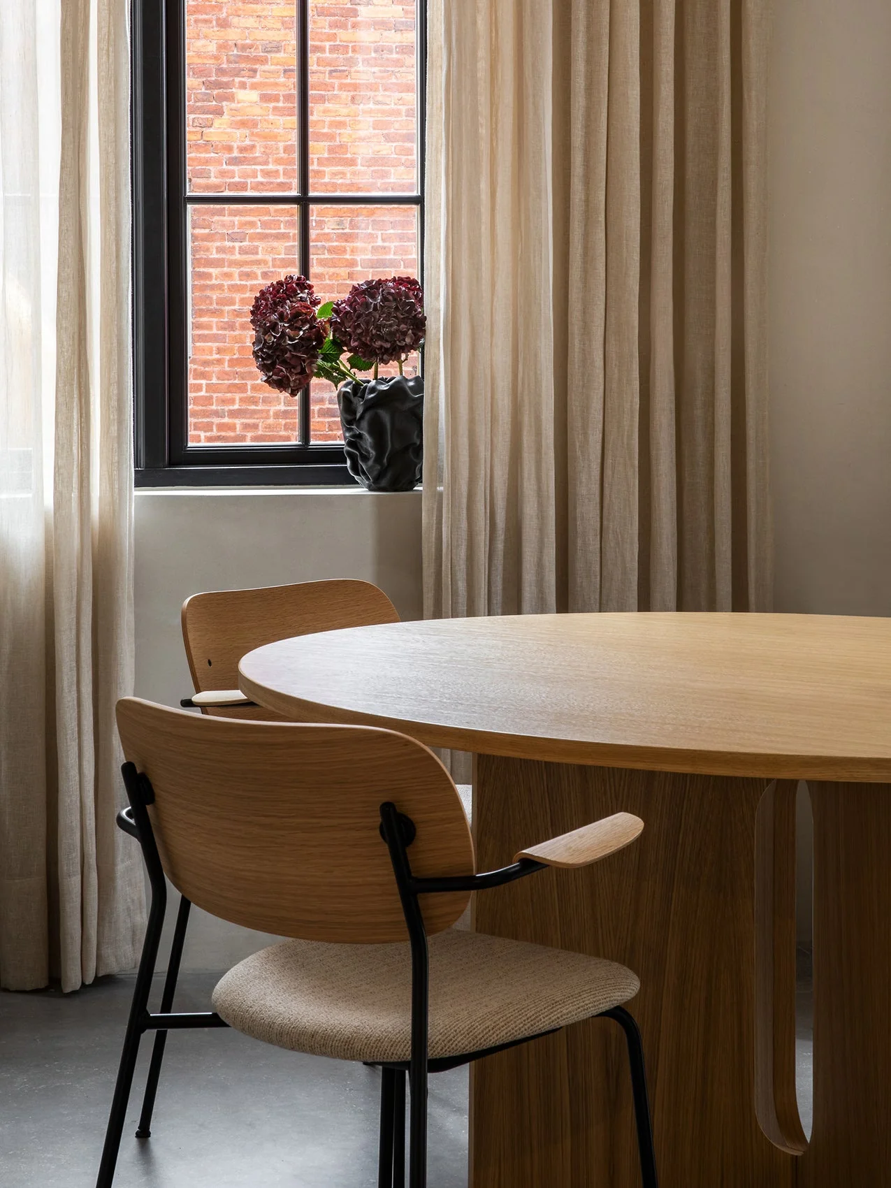 Dining Chair with Armrests, Upholstered Seat ¨C Black Frame, Stackable