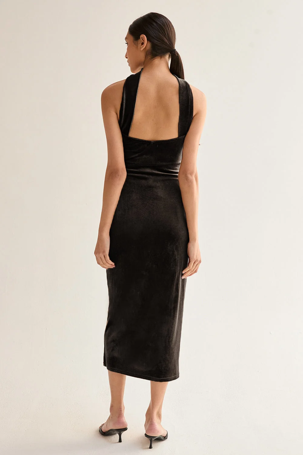 Halter Neck Velvet Tube Midi Dress