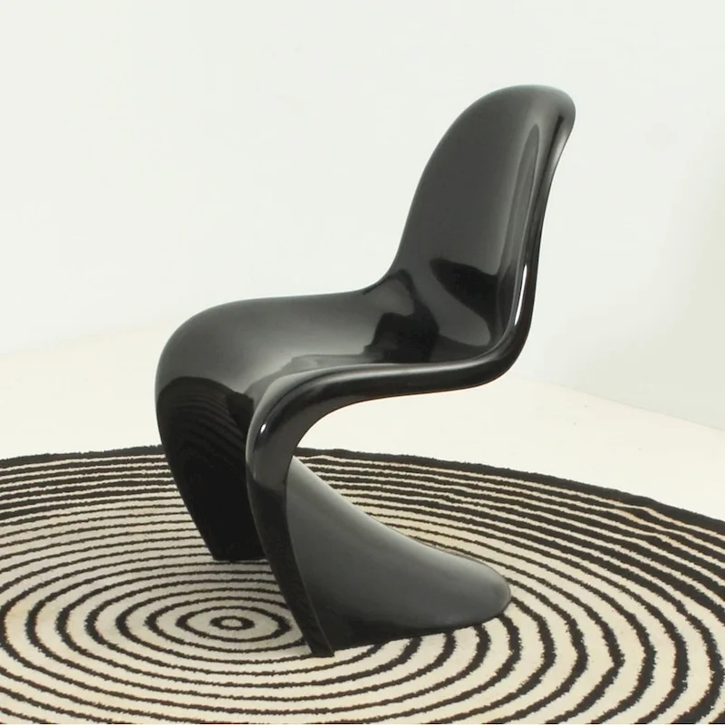 Chair (Shiny Finish)