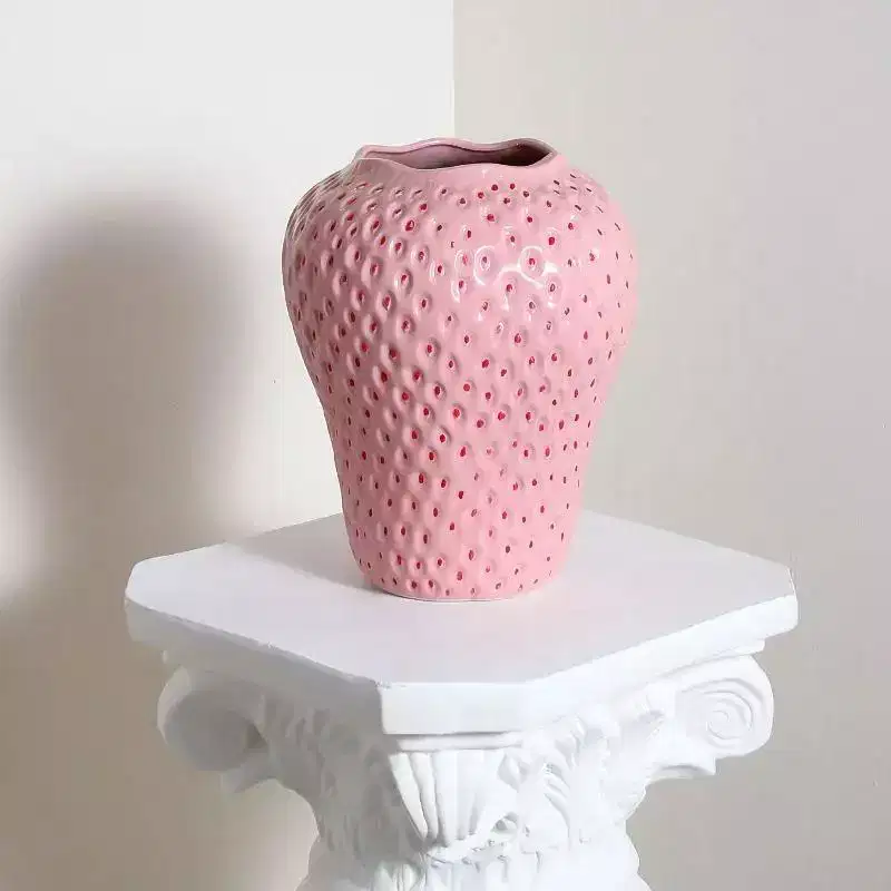 Hand-Painted Ceramic Strawberry Vase, Modern Minimalist Glazed Ornament for Hydroponic