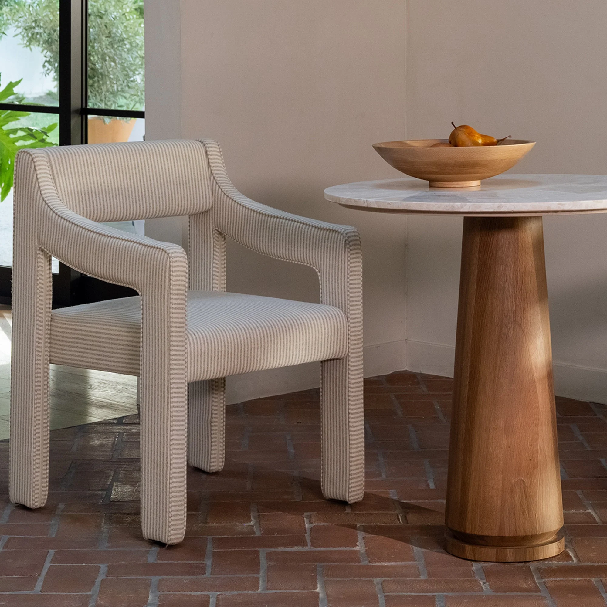 Modern Marble & Oak Coffee Table with Round Veined Top & Carved Pedestal Base for Living Room