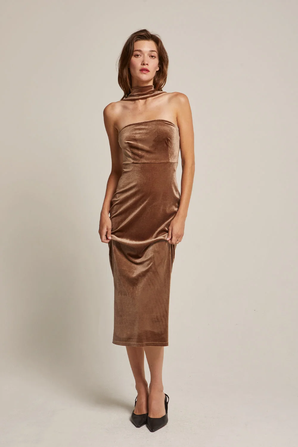 Halter Neck Velvet Tube Midi Dress