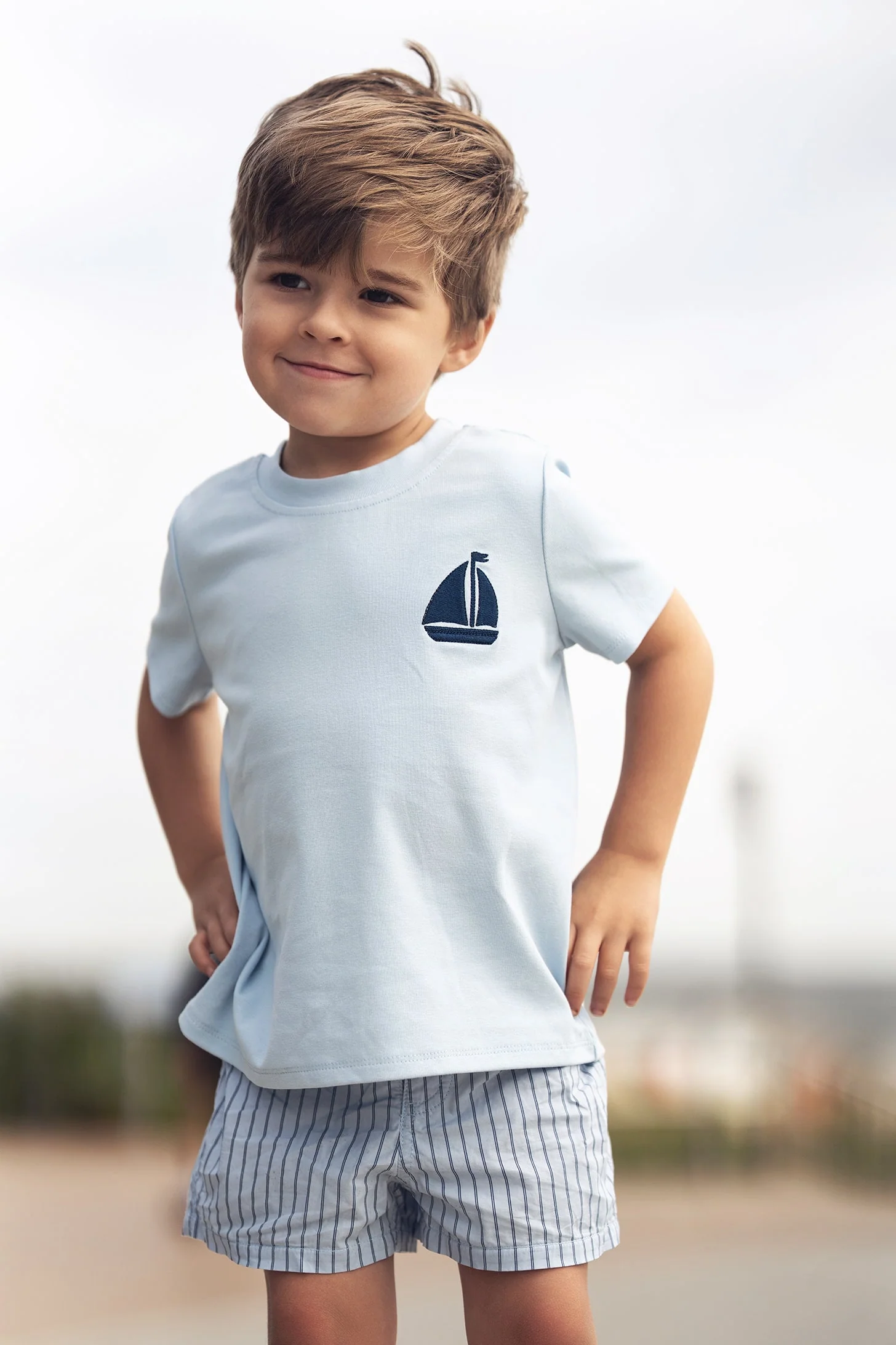 Short Sleeve Sailboat Emblem T-Shirt - Light Blue