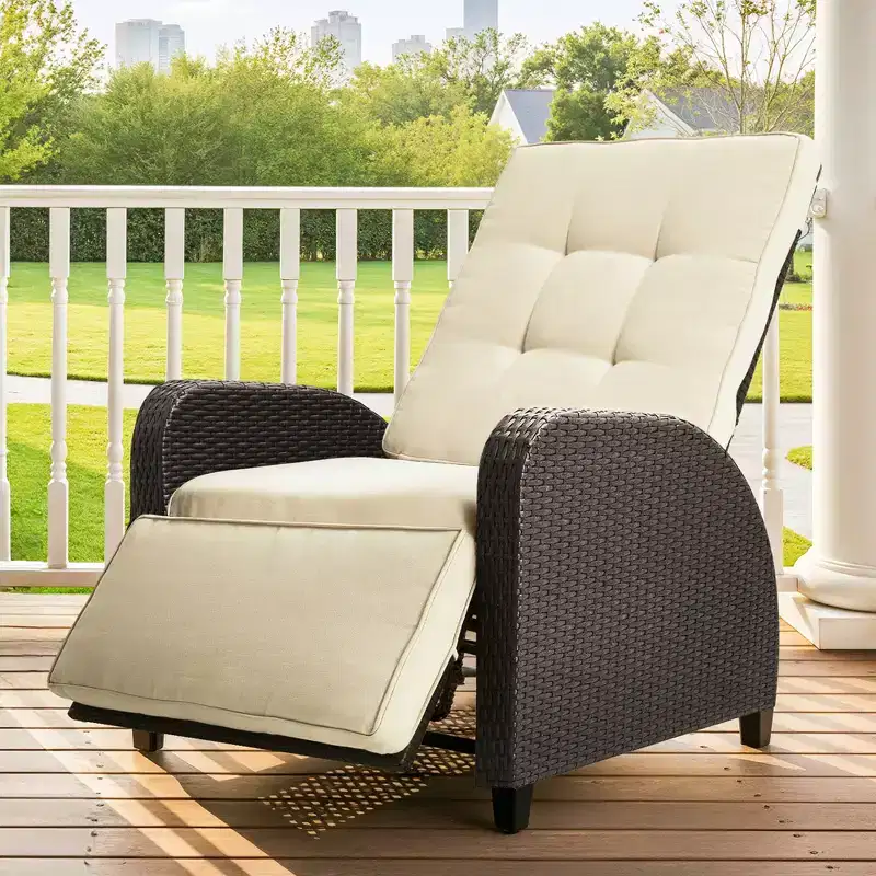 Heynemo Adjustable Rattan Recliner, Outdoor Lounge Chair with Backrest and Footrest, Weather-Resistant Wicker Patio Furniture for Deck, Porch