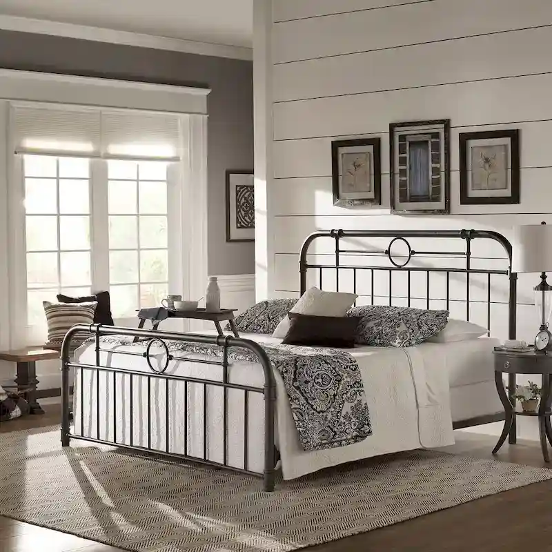 Black Metal Bed